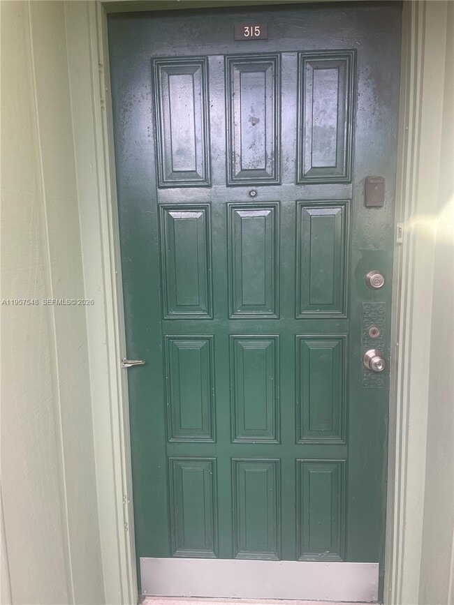 Building Photo - 10525 SW 112th Ave