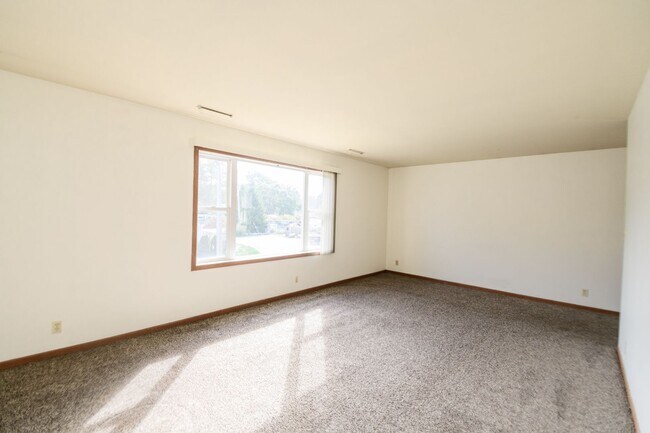 Foto del edificio - 2 bedroom / 2 bathroom Townhouse for rent ...