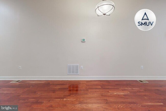 Foto del edificio - 2225 Brookfield Ave