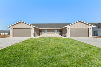 Building Photo - 2400 N Woodlawn Blvd