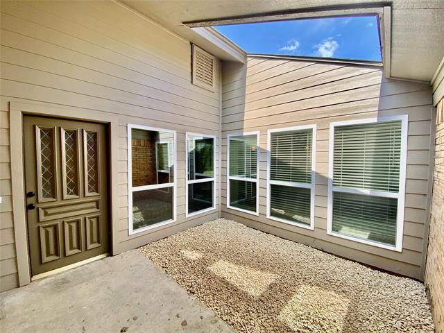 Foto del edificio - 2023 Springwood Pl