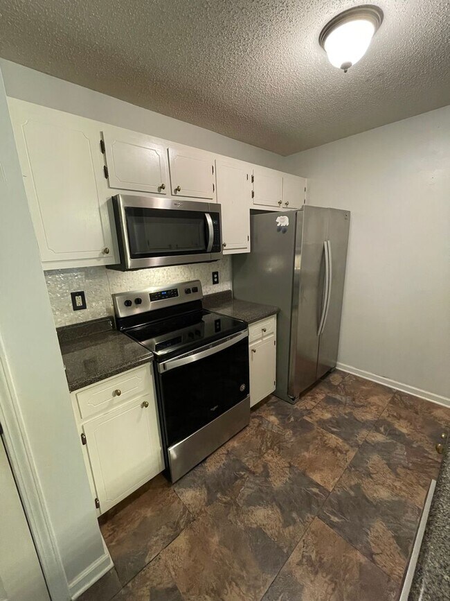 Building Photo - 127 Kobe Dr