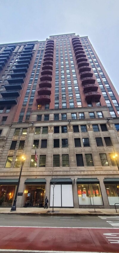 Foto principal - 208 W Washington St