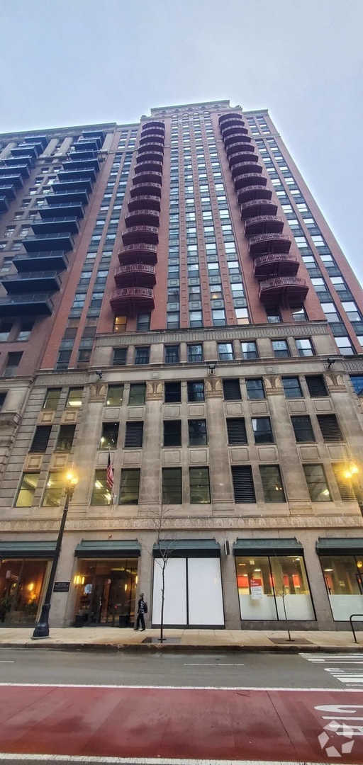 Building Photo - 208 W Washington St