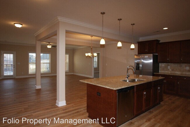 Foto del edificio - 3 br, 2 bath House - 270 Dustin Lane