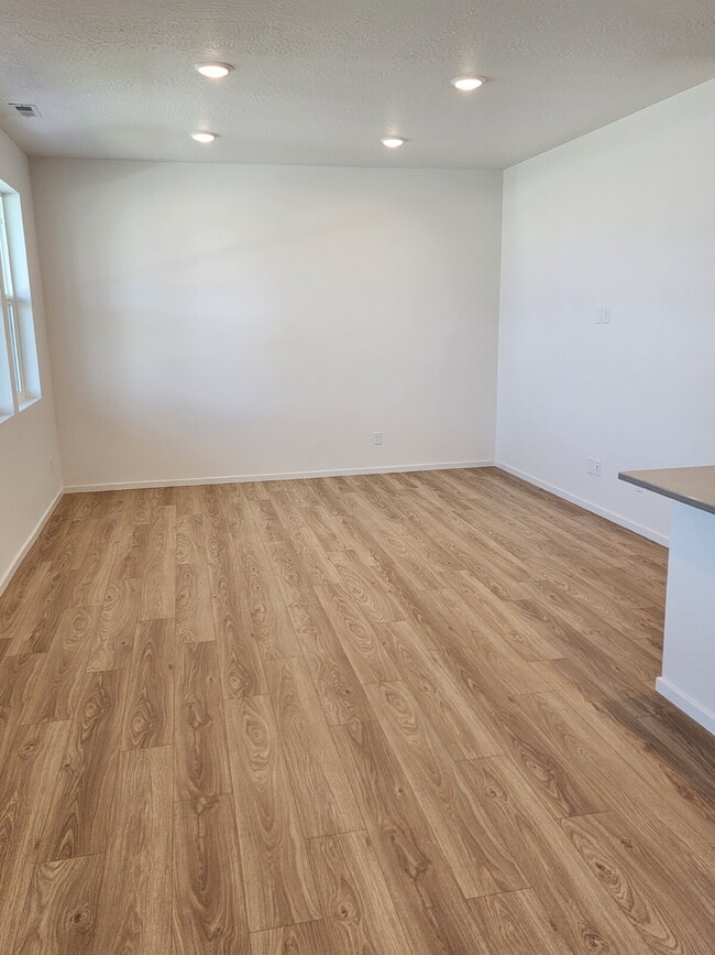 Building Photo - Brand New 3BR, 2BTH In Post Falls