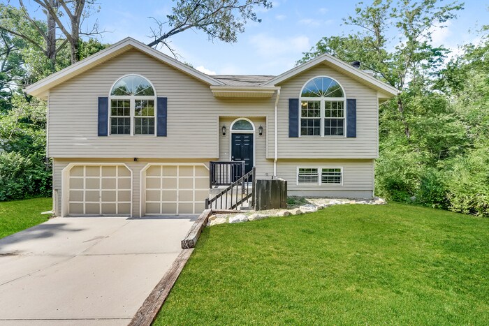 Primary Photo - Spacious 3 bdrm, 3 bath in Platte City!