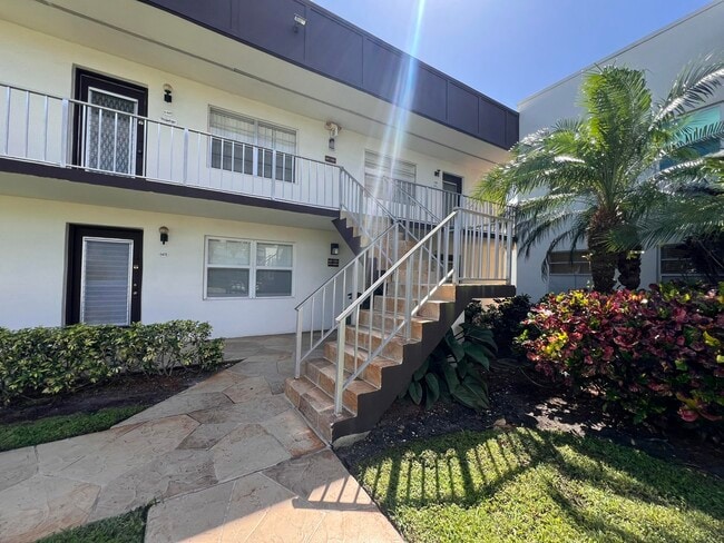 Foto del edificio - 698 Normandy Ln