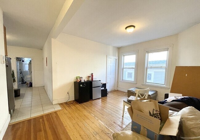 Building Photo - 12 Sachem St