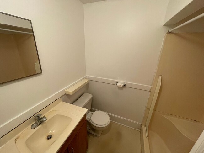 Foto del edificio - 1 Bedroom, 1 Bathroom Unit in Greensboro!