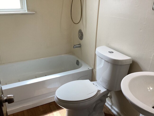 Foto del edificio - 2445 N 37th St