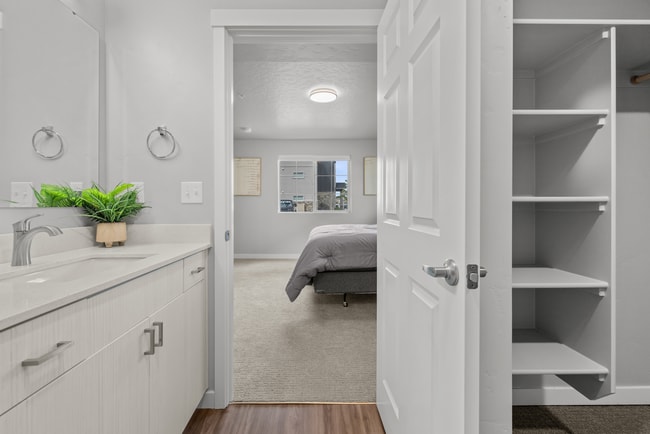 Telluride_2bed-23.jpg - Telluride Apartments