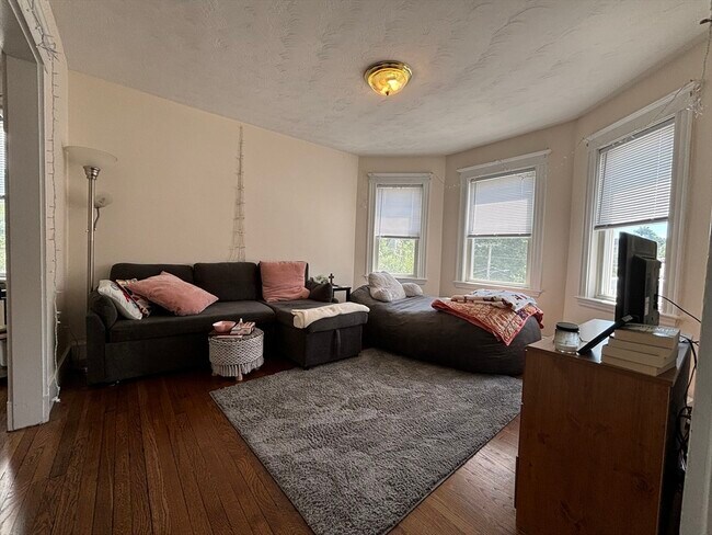 Foto del edificio - 109 Birch St