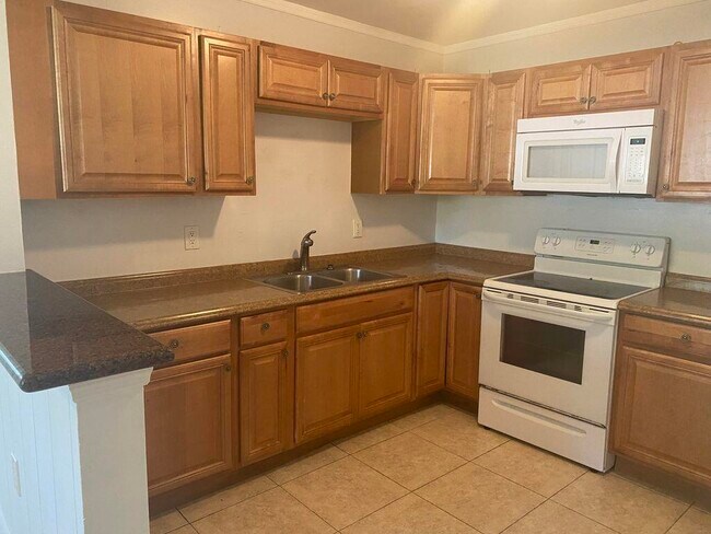 Building Photo - 3218 Mura Dr