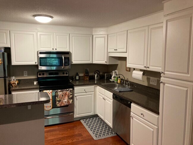 kitchen - 21 Pine St