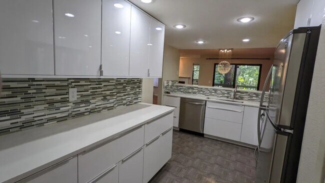 Foto del edificio - Listed For Rent