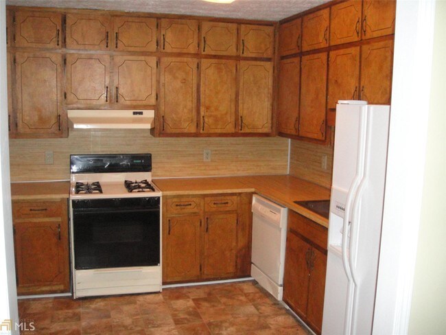 Building Photo - 1521 Flippen Rd