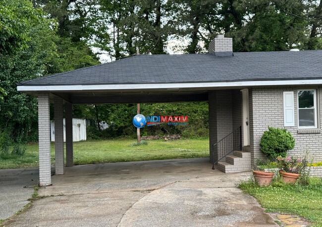 Building Photo - Newly RENOVATED 3 bedrooms ranch in Stone ...
