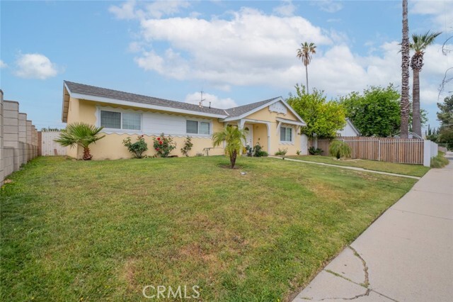 Building Photo - 6933 Fallbrook Ave