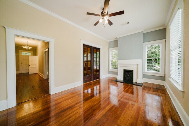 Foto del edificio - 2533 English Ave