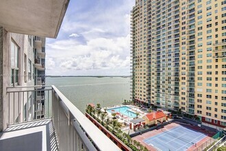 Building Photo - 1111 Brickell Bay Dr
