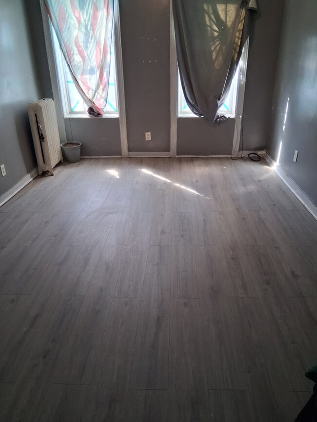 Foto del edificio - 696 Georgia Ave