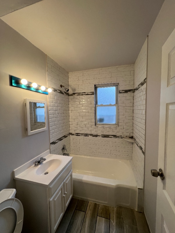 Building Photo - 166 Chancellor Ave