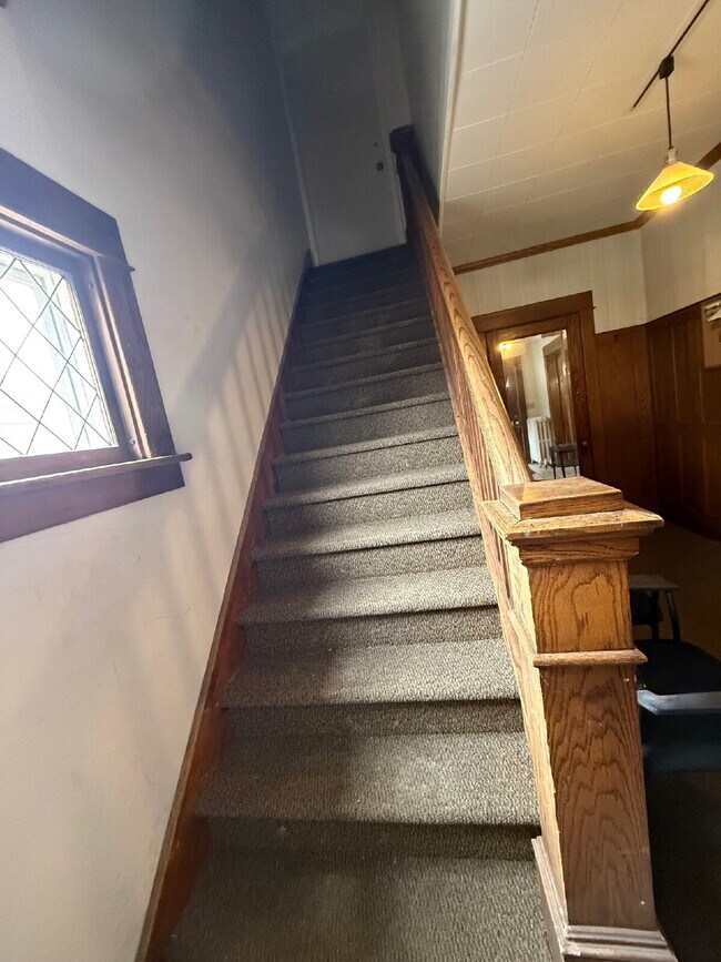 Foto del edificio - For Rent: 2-Bedroom Apartment | Downtown Hastings