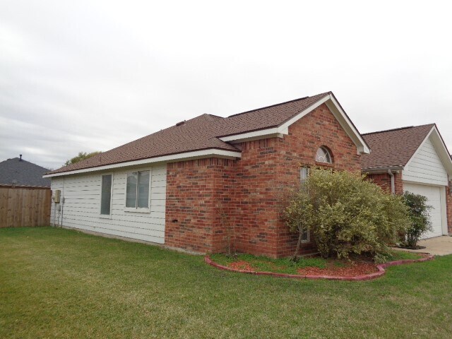 Foto del edificio - 19323 Palmoral Dr