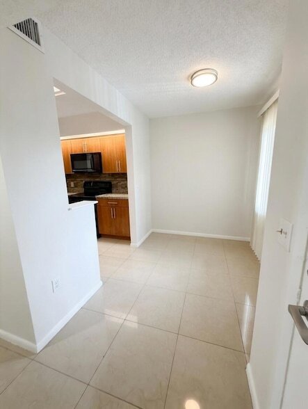 Building Photo - 12551 SW 16th Ct