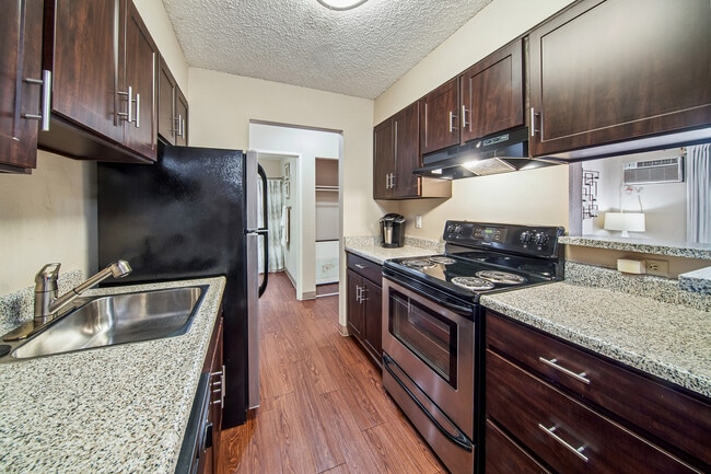 Foto del edificio - ReNew Cherry Creek