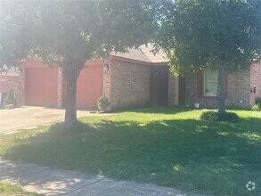 Building Photo - 1267 Cleardale Dr