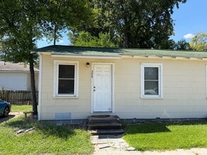 Building Photo - 328 E Glenn Ave