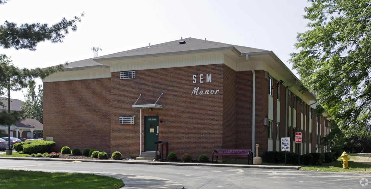 Foto del edificio - SEM Manor Retirement Community