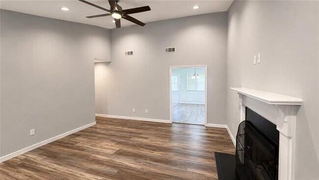 Foto del edificio - 1235 Grayland Hills Dr