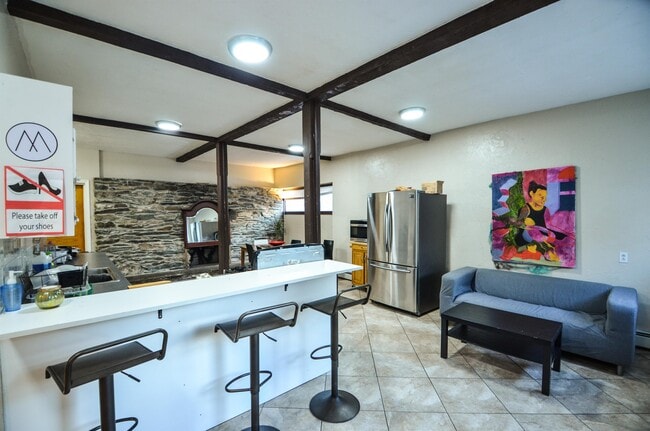 Photo - 445 Hope St House