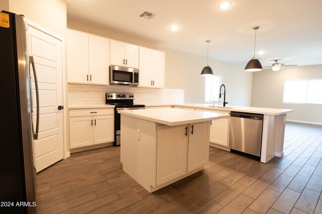 Building Photo - 2766 Fossil Ridge Rd