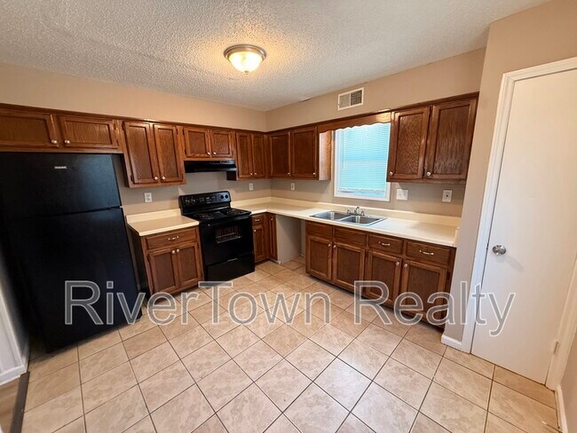 Building Photo - 3816 Cedar Path Dr