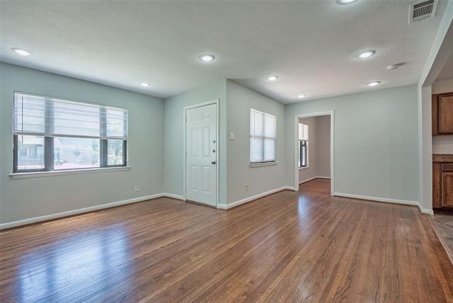 Foto del edificio - 3703 Highgrove Dr