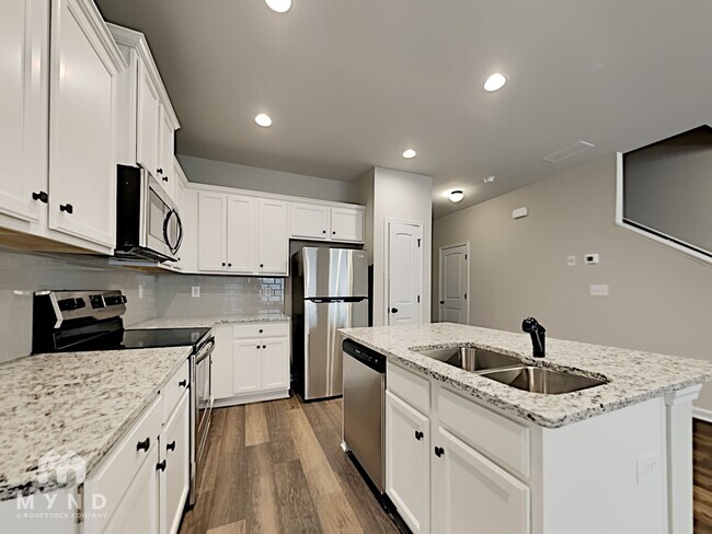 Building Photo - 6104 Oak Bend Ct
