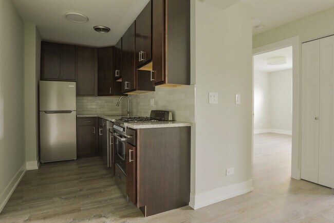 Foto del edificio - 448 W Barry Ave