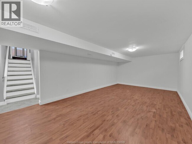 Building Photo - 1270 Laurendeau Ave