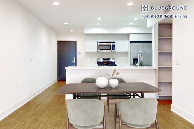 Foto del edificio - 1539 Beloit Ave