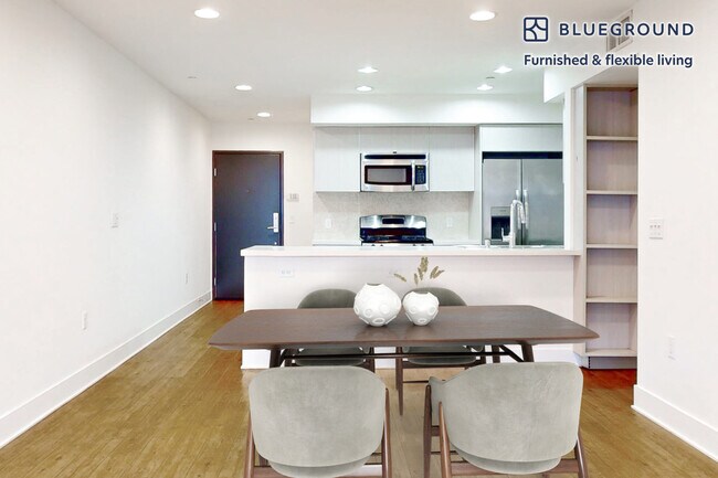 Foto del edificio - 1539 Beloit Ave