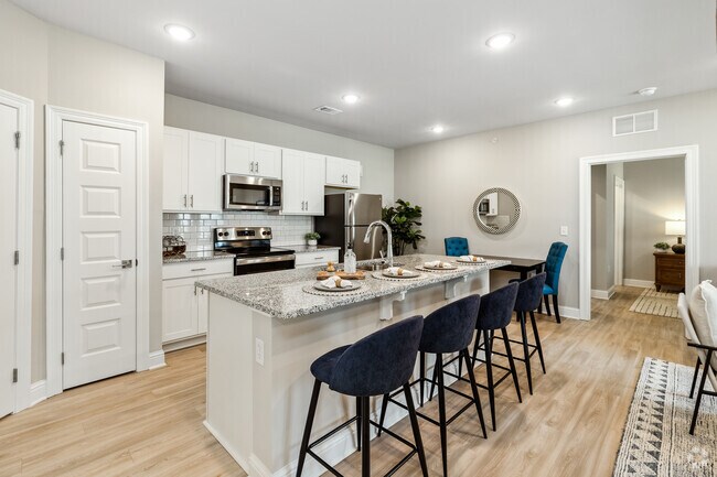The Eagle: 3BR, 2BA- Kitchen - The Waters At Redstone