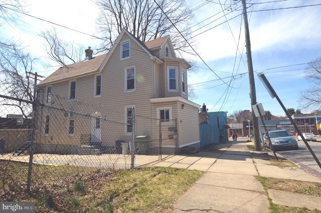 Building Photo - 501 E 34th St