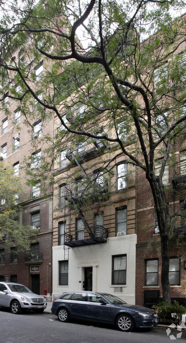 Building Photo - 121 E 82nd St