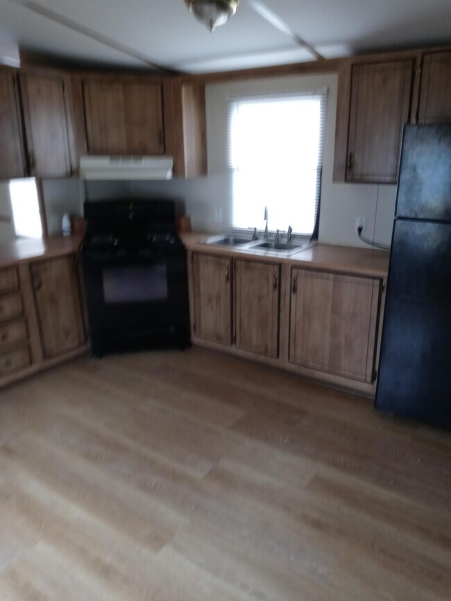 Building Photo - 254 Golden Crest Dr