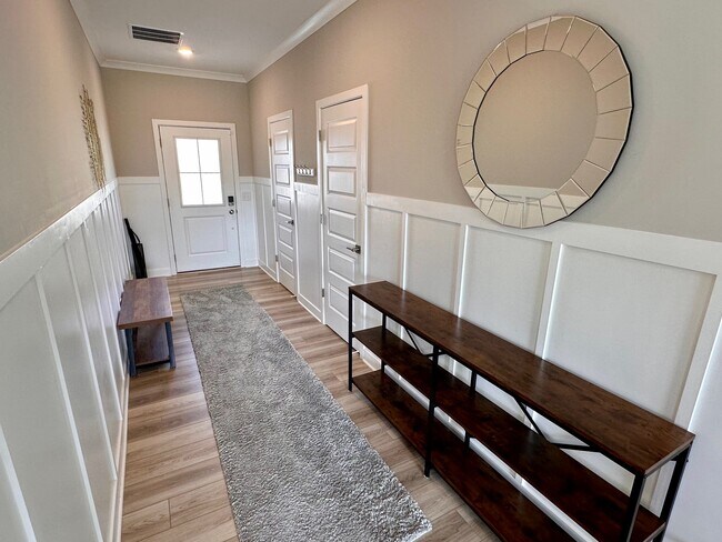 Foto del edificio - 721 Scarsdale Ln