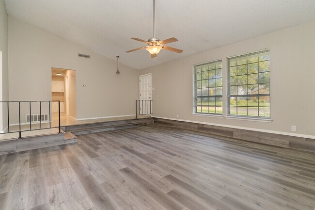 Building Photo - 2311 Lawnmeadow Dr